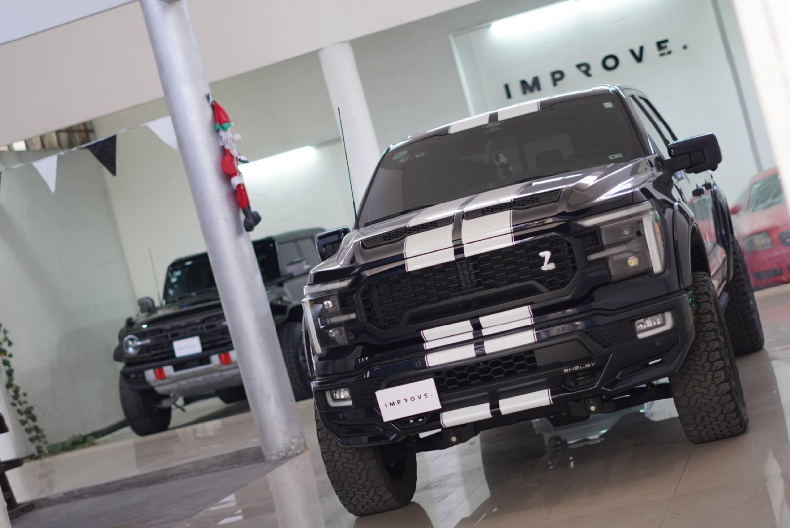 Diseños & Gráficos — Shelby F-150 · Líneas centrales en vinil